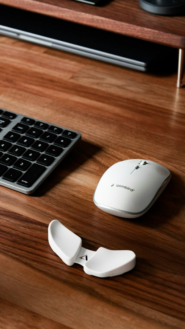 White and gray wireless computer mouse